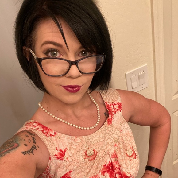 Meet your Posher, Amanda - Picture 1 of 1